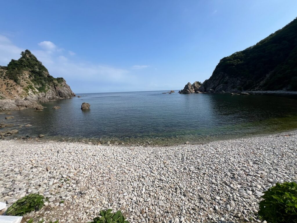 兵庫県新温泉町の入江